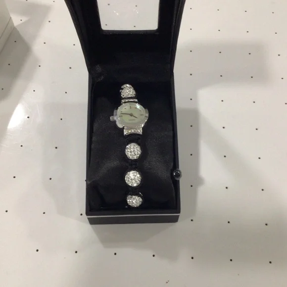Sekonda | Accessories | Beautiful Small Watch With Silver  display picture 1